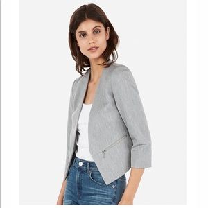 Express zip pocket cutaway blazer heather light gray
Size 14